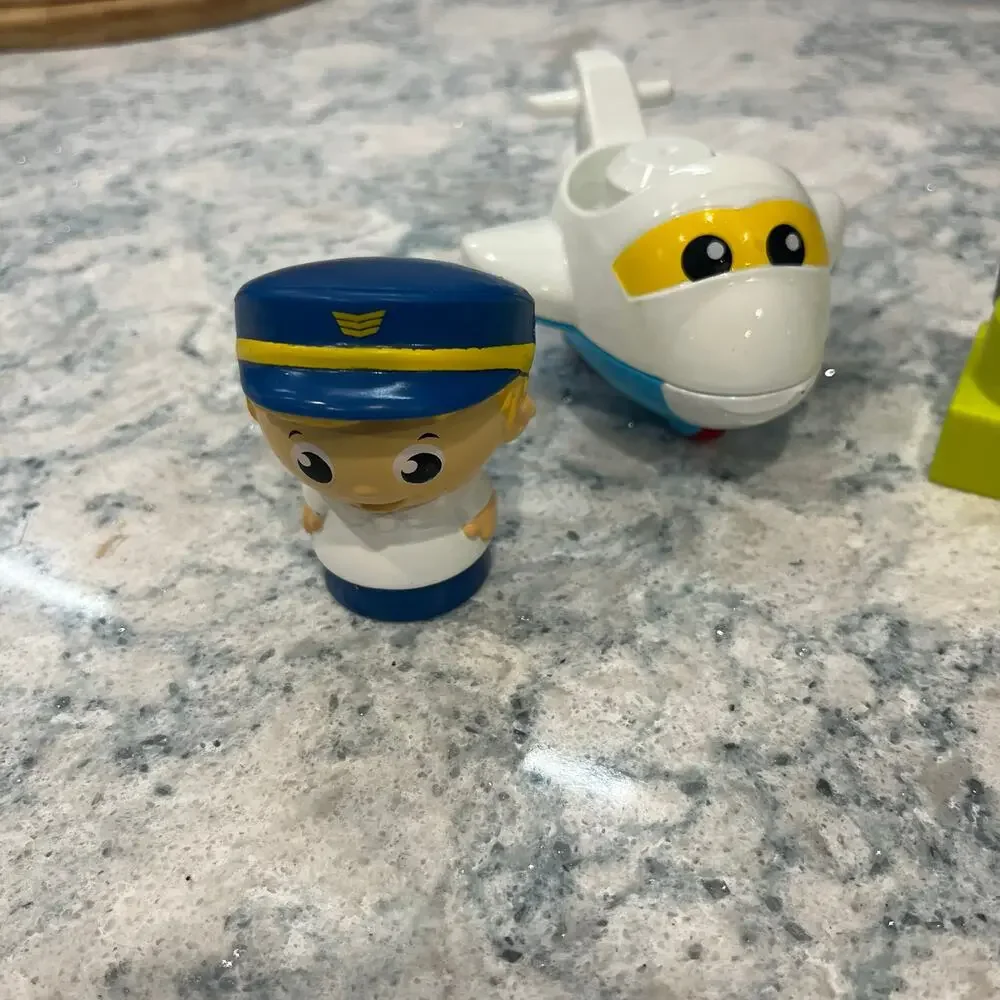 Mega Bloks Skybright Airport Play Set Replacement Pilot Plane Control